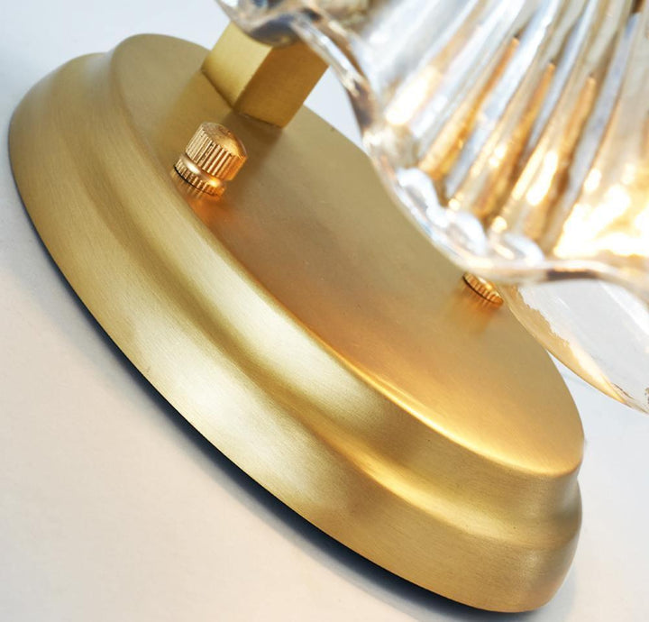 Shell wall lamp - Bring maritime elegance into your home | Stornfield