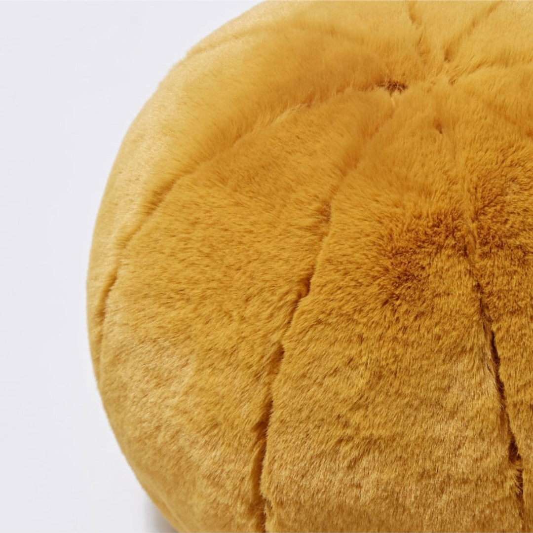 Round short-pile fur cushion | Stornfield