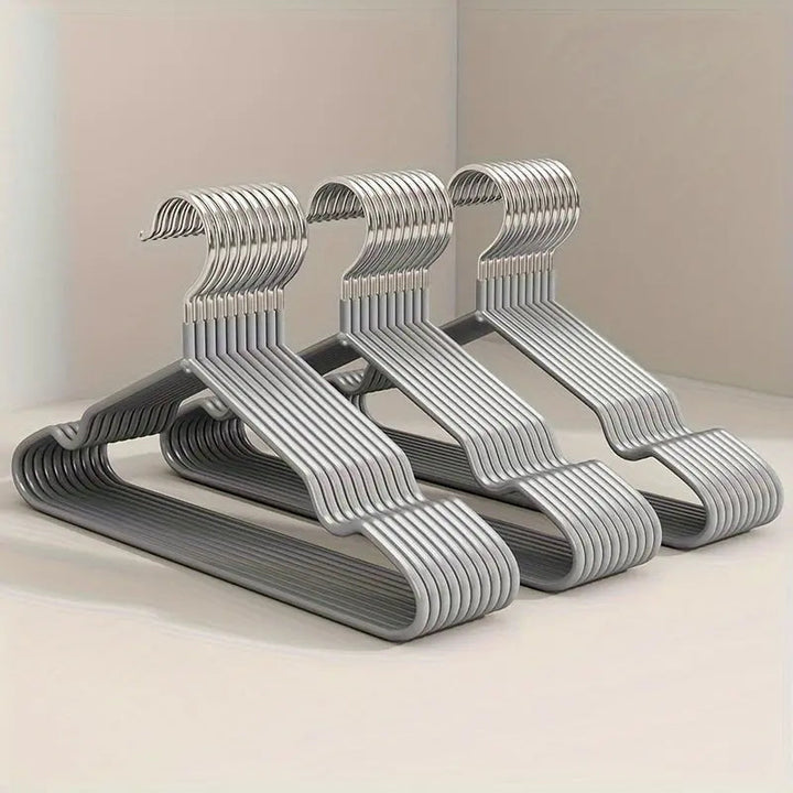 Stornfield | 10 Retro Hangers