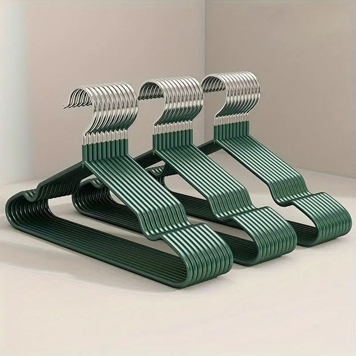Stornfield | 10 Retro Hangers
