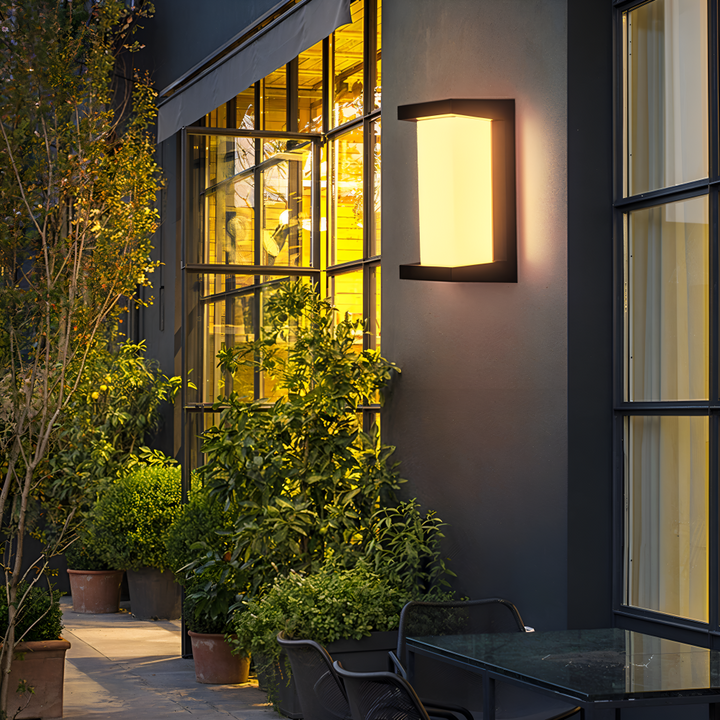 Smart Outdoor Wall Lamp with Motion Detector – LED Lighting for Safety and Atmosphere | Stornfield