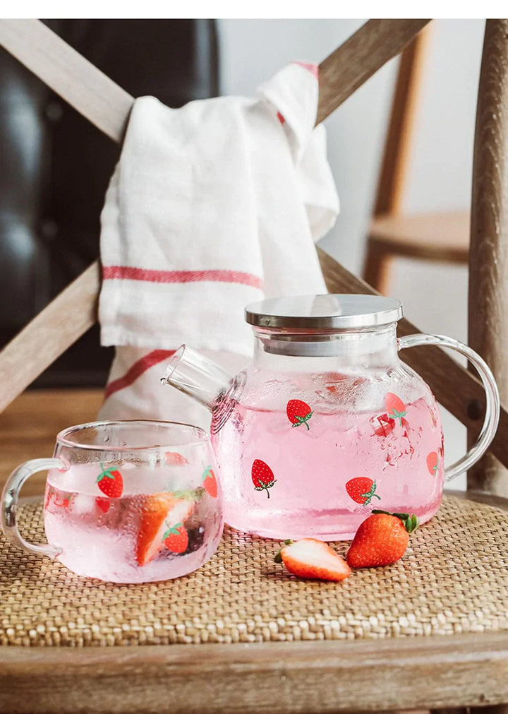 Strawberry glass teapot | Stornfield
