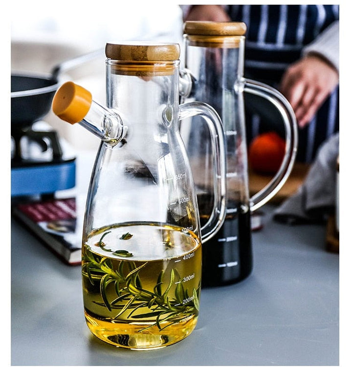 Stornfield transparent glass oil bottle with handle
