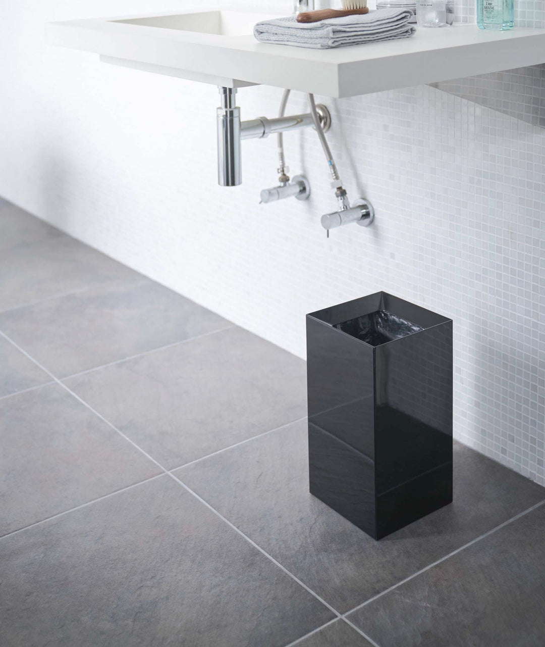 Stornfield | Bin - Two styles