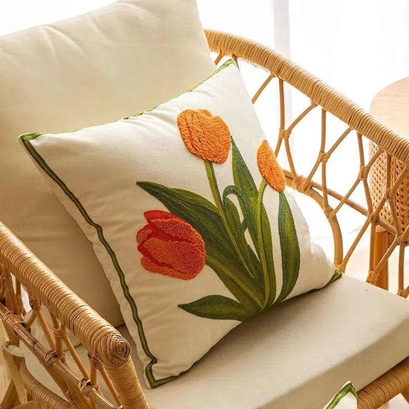 Housse de coussin tulipe brodée
