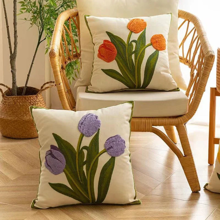 Housse de coussin tulipe brodée