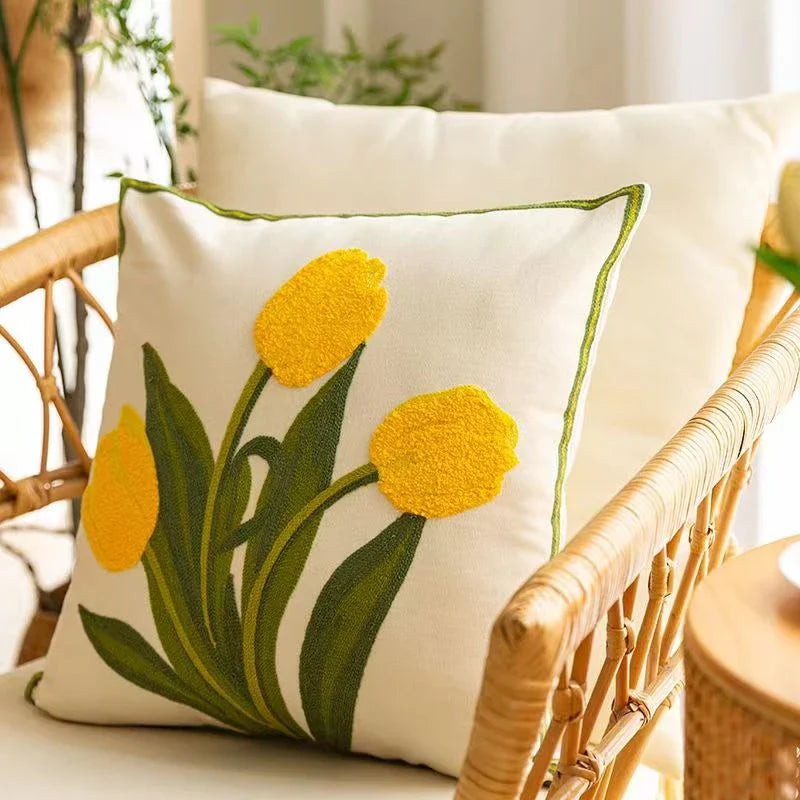 Housse de coussin tulipe brodée