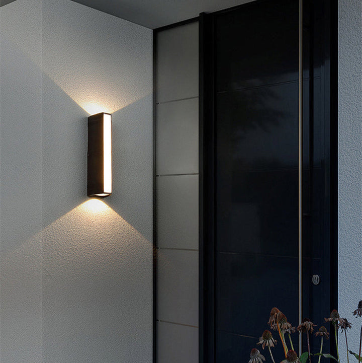 Durable LED outdoor wall light for lighting in any weather | Stornfield