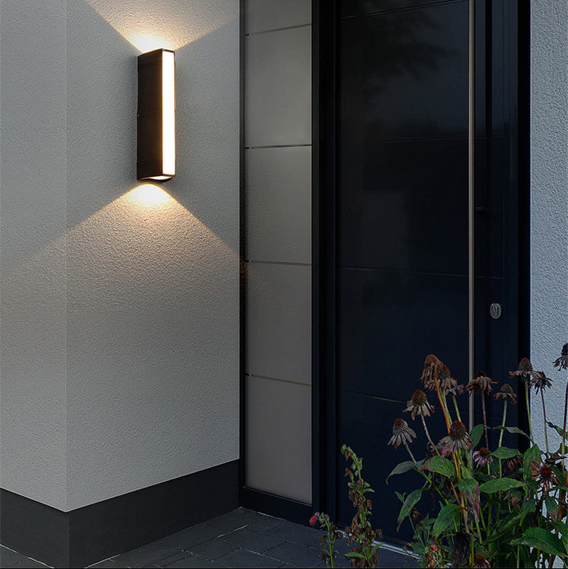 Durable LED outdoor wall light for lighting in any weather | Stornfield
