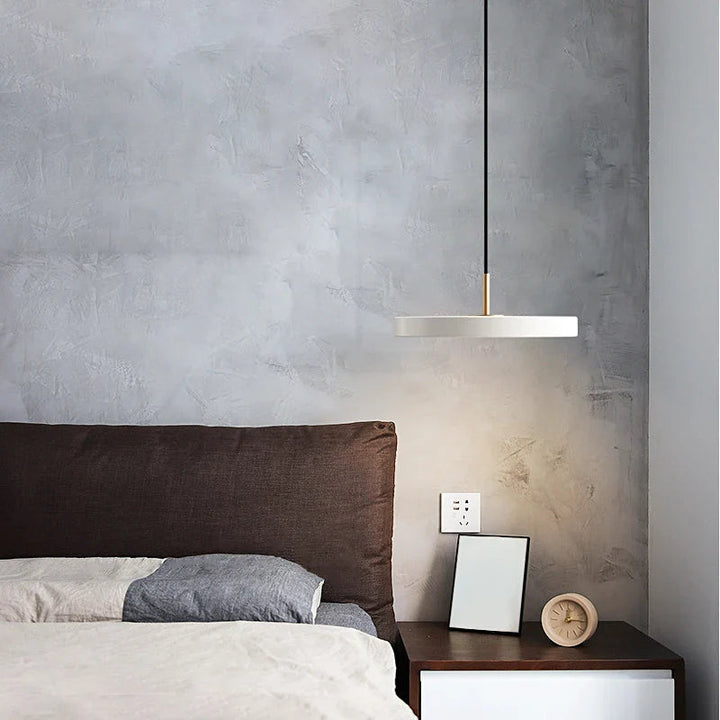 Stornfield | Frendorf – Futuristic Metal LED Pendant Light