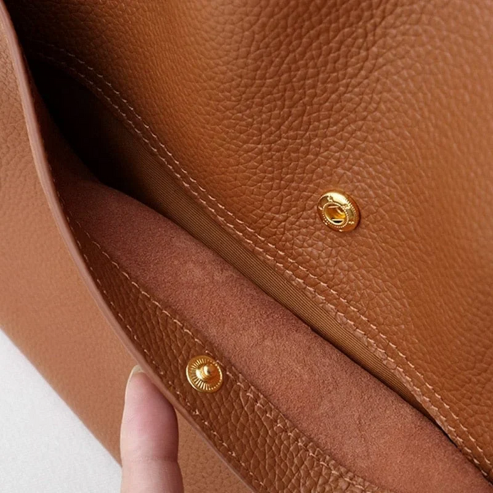 Large Leather Handbag with Generous Capacity - DailyLux | Stornfield