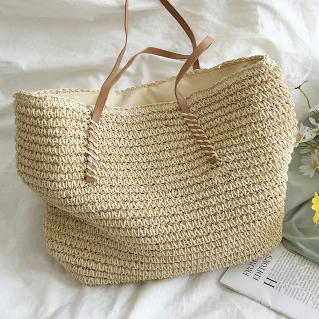 Spacious Handbag with Sturdy Shoulder Strap - TerraWoven | Stornfield