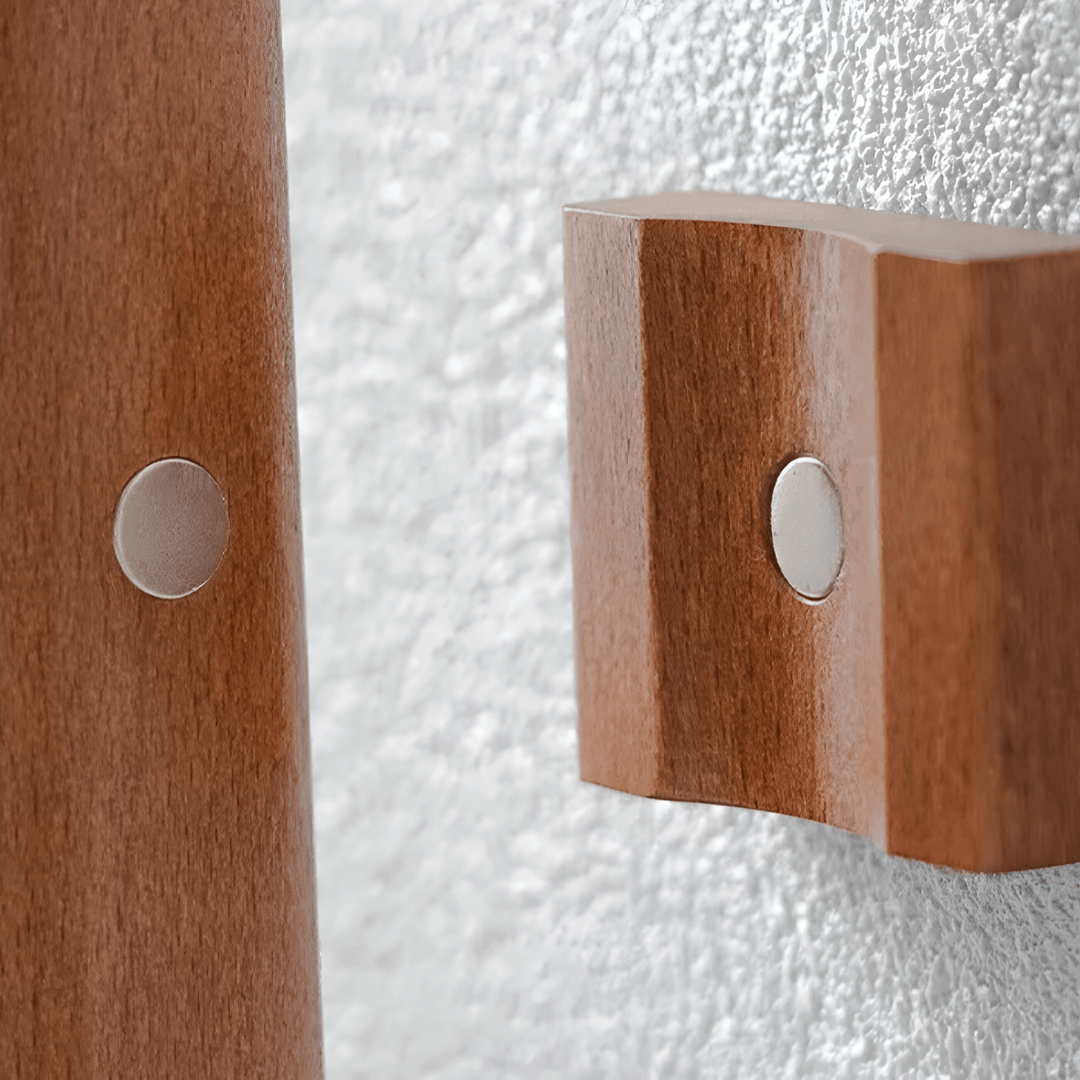 Long Wooden Shoe Horn with Magnet and Wall Holder 55 cm | Stornfield