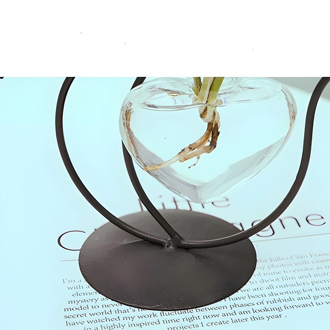 AquaPurr Vase - Hydroponic Glass Heart Vase with Cat-Shaped Holder | Stornfield