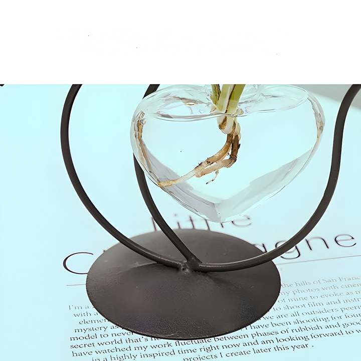 AquaPurr Vase - Hydroponic Glass Heart Vase with Cat-Shaped Holder | Stornfield