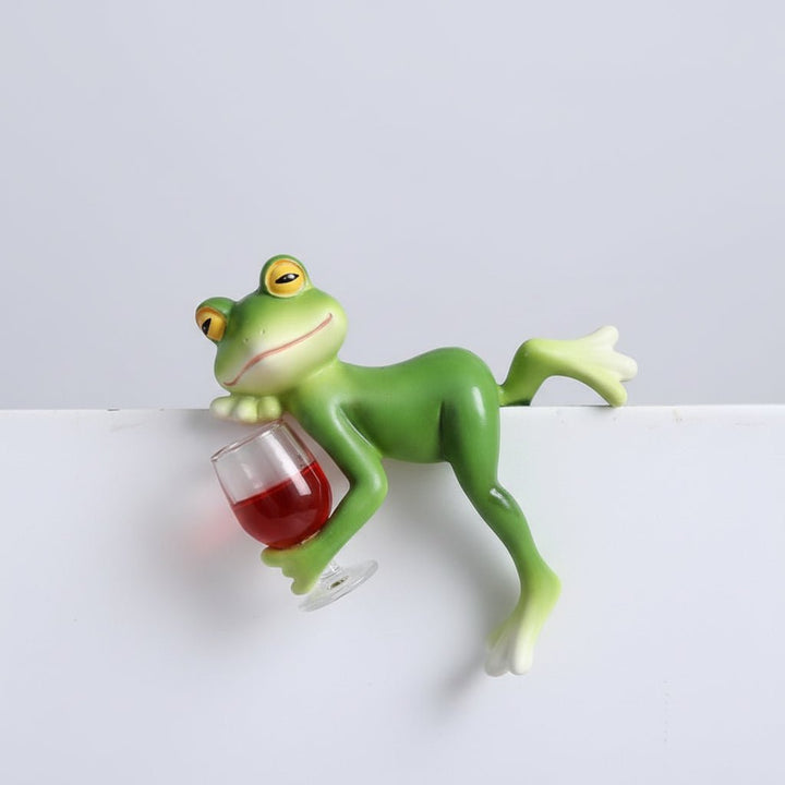 Tipsy Frog Pot Hanger | Stornfield