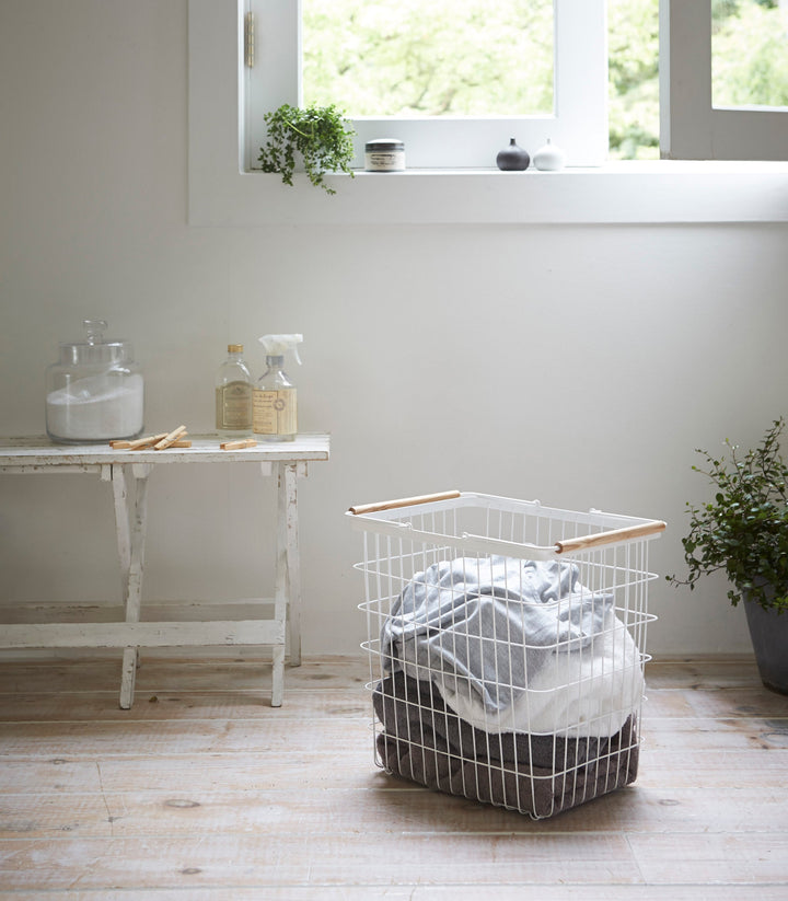 Stornfield | Wire basket - Two sizes - Steel + Wood