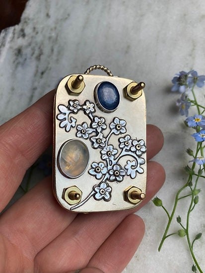 Stornfield | Mini Flower Press | Compact Botanical Keepsake Maker | Portable Craft Tool