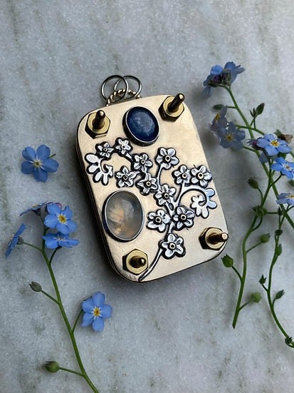 Stornfield | Mini Flower Press | Compact Botanical Keepsake Maker | Portable Craft Tool