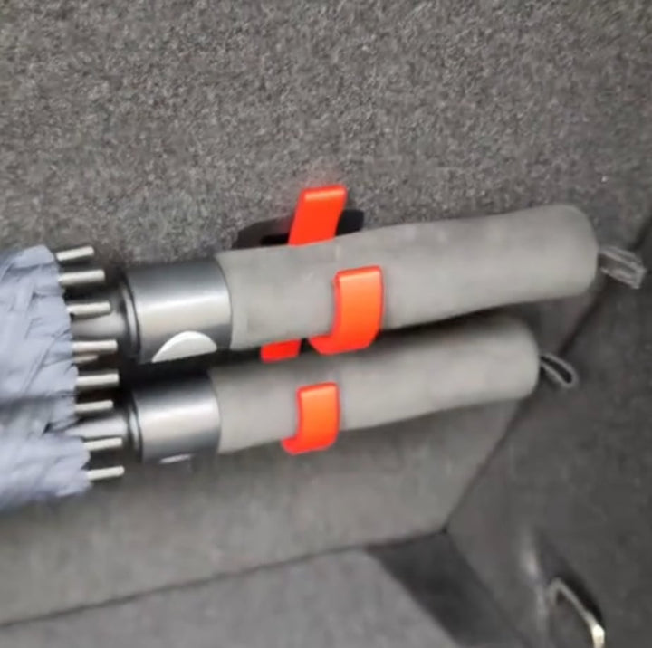 StormGrip — No more chaos in the car: Perfect order and dry feet at the touch of a button! | Stornfield
