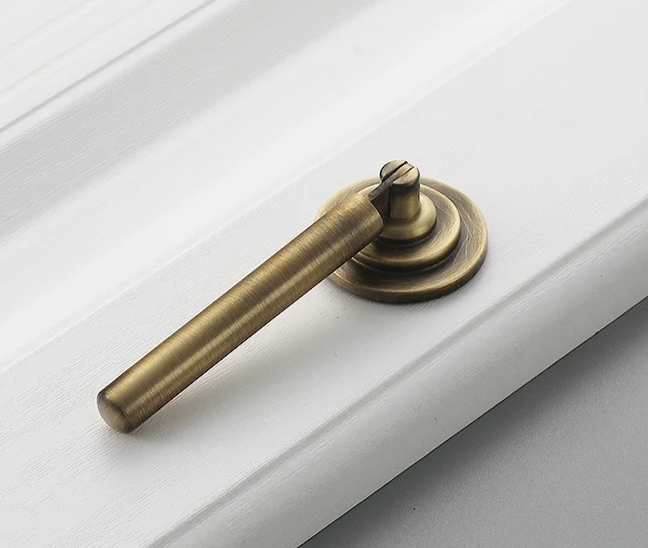 Bronvella ArcRetro Furniture Handle in Antique Copper Stornfield
