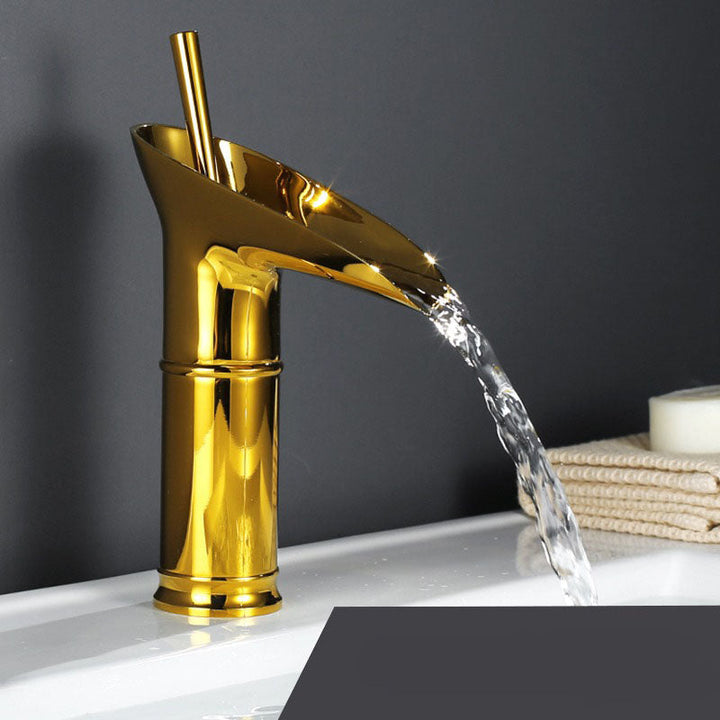 AquaCascade Shower Tap for the Stornfield Sink