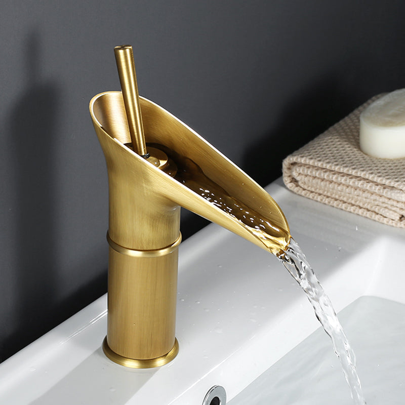 AquaCascade Shower Tap for the Stornfield Sink