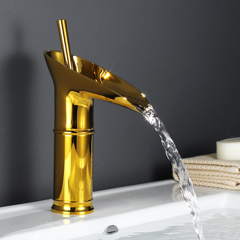 AquaCascade Shower Tap for the Stornfield Sink