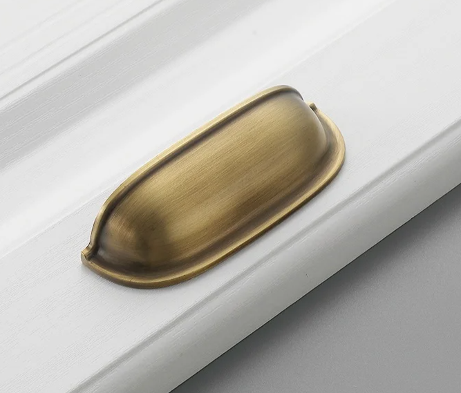 Bronvella ArcRetro Furniture Handle in Antique Copper Stornfield