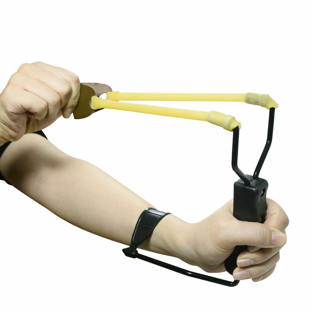 Stornfield | Collapsible slingshot for the wrist.