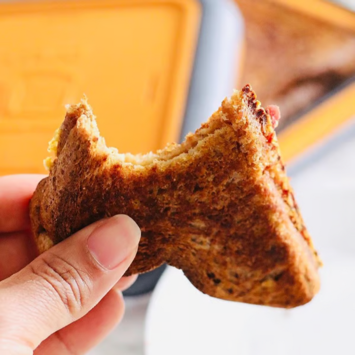 CrunchBlaze — Give your snacks the crispy grill kick that makes them irresistible in minutes! | Stornfield