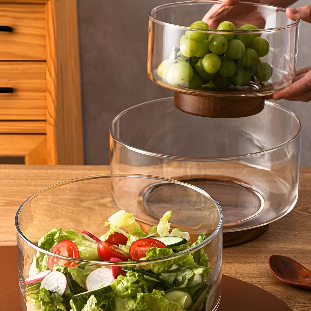 Glass bowl with wooden base – Elegant and decorative | Perfect for fruit, snacks, and salads in the kitchen | Stornfield