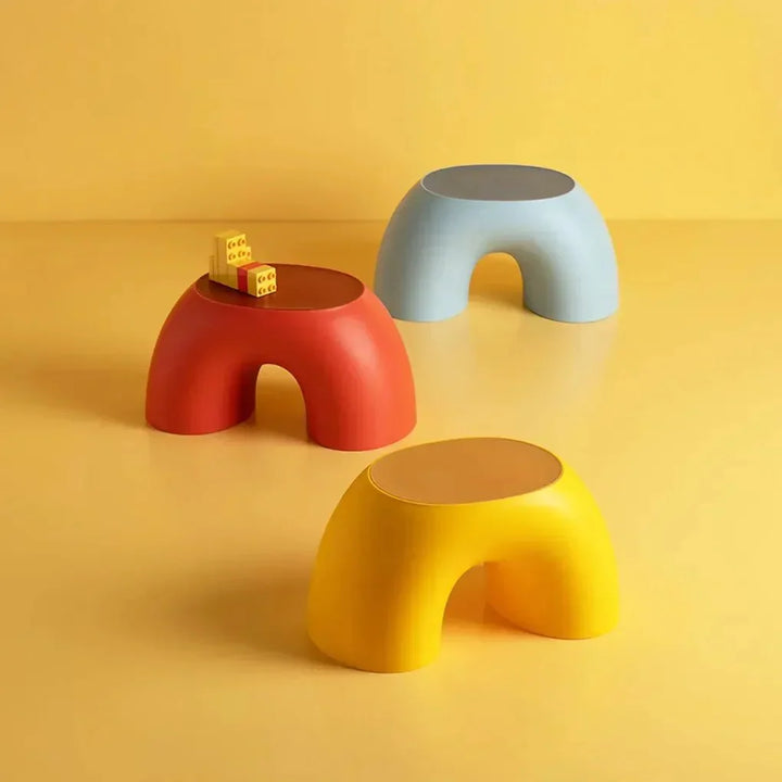 Stornfield | Tabouret en plastique en forme d'arc-en-ciel pour enfants