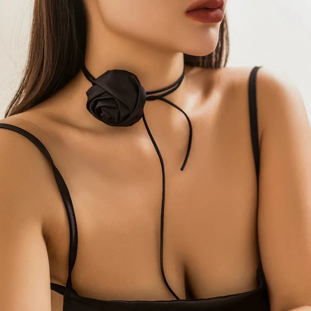 Stornfield | Classy Rose Floral Choker Necklace