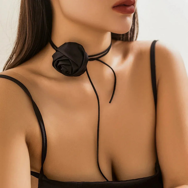 Stornfield | Classy Rose Floral Choker Necklace