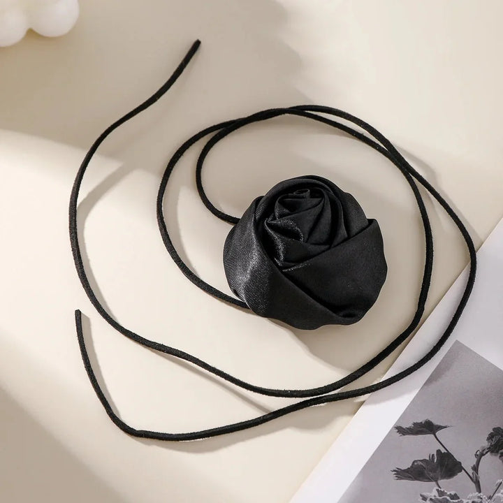Stornfield | Classy Rose Floral Choker Necklace
