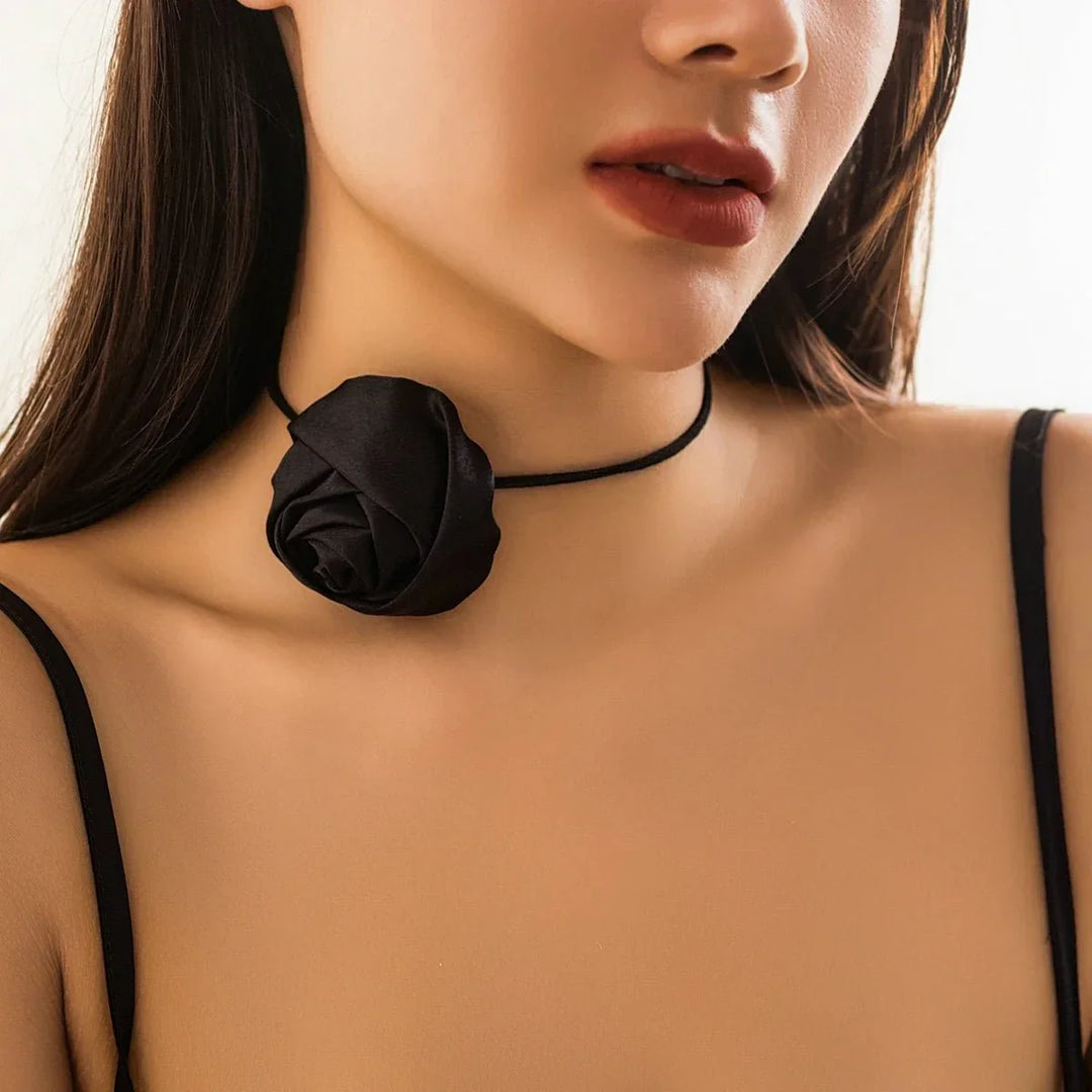Stornfield | Classy Rose Floral Choker Necklace