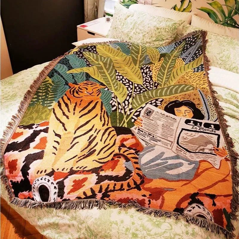 Cosy Cartoon Tiger Design Throw Blanket for Home Decor | Stornfield