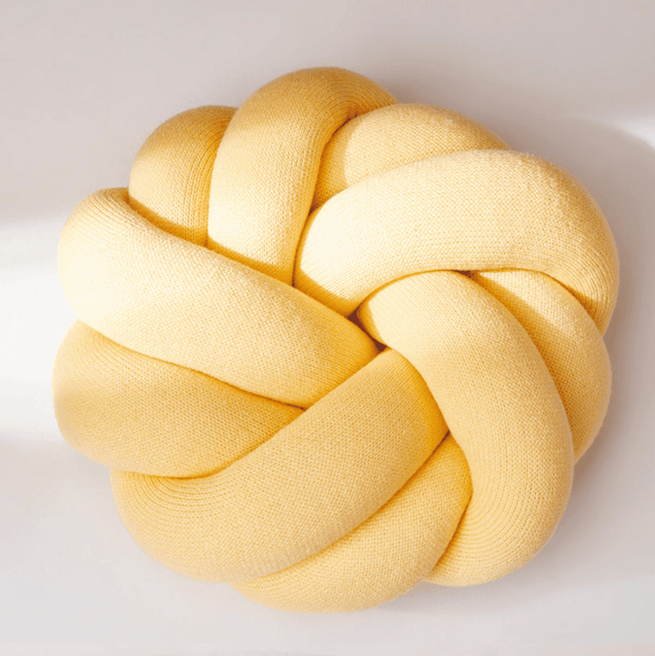 Stornfield | Creative Cotton Knot Pillow