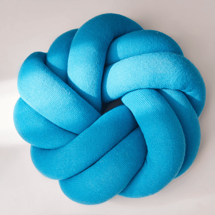 Stornfield | Creative Cotton Knot Pillow