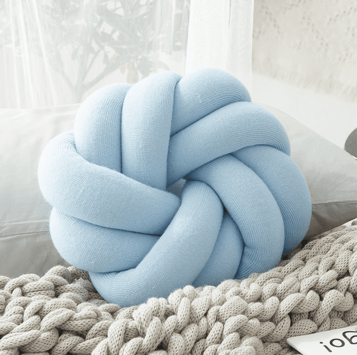 Stornfield | Creative Cotton Knot Pillow