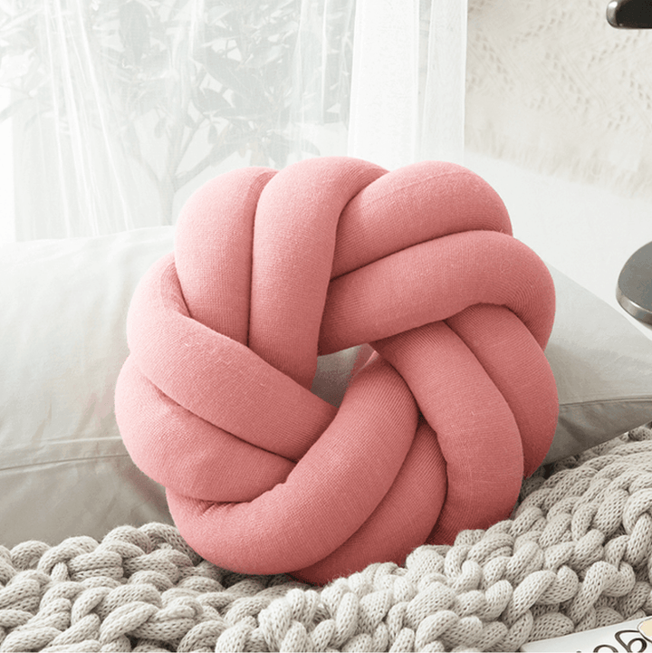 Stornfield | Creative Cotton Knot Pillow