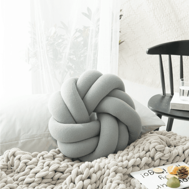 Stornfield | Creative Cotton Knot Pillow