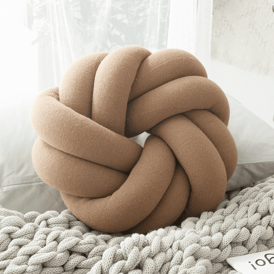 Stornfield | Creative Cotton Knot Pillow
