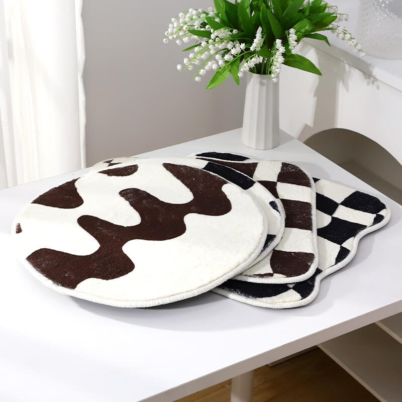 Stornfield | Curved Check Mini Tufted Rug