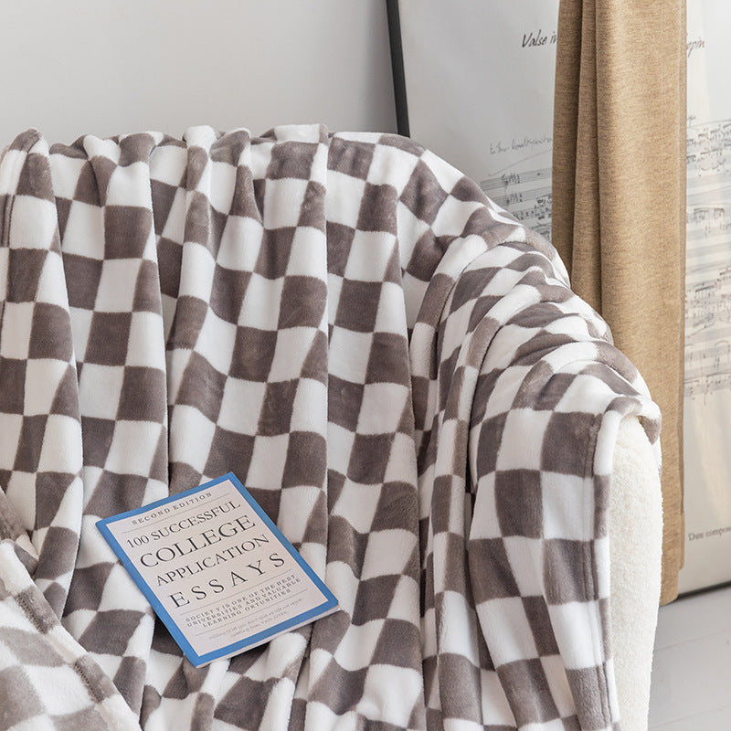 Stornfield | Stylish blanket in checkered pattern for your home