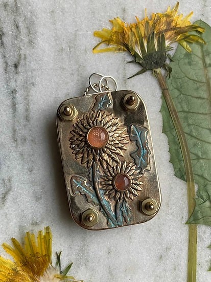 Stornfield | Mini Flower Press | Compact Botanical Keepsake Maker | Portable Craft Tool