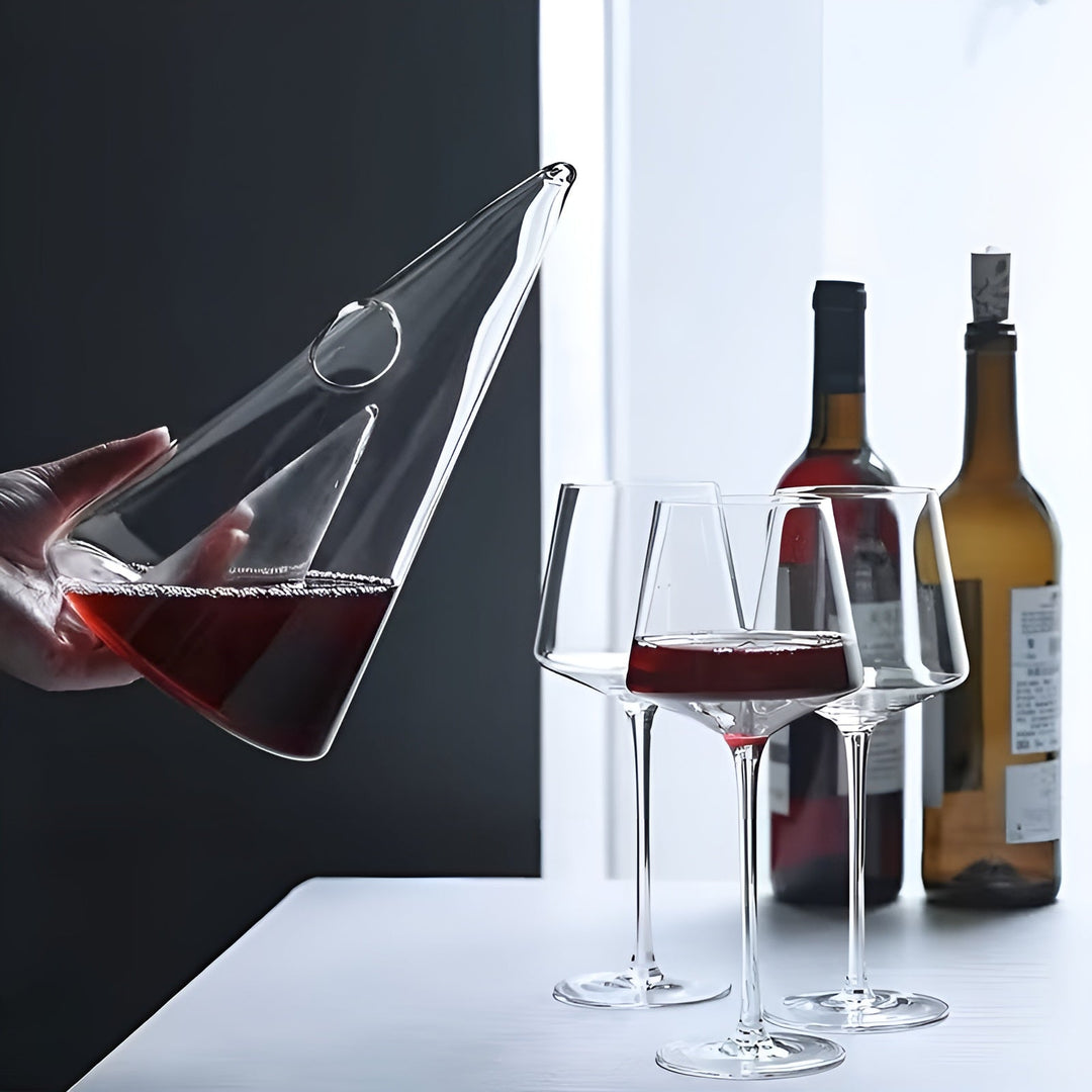 Glass Wine Decanter – Stylish and Elegant | Perfect for Aerating Red Wine at Dinners and Parties | Stornfield