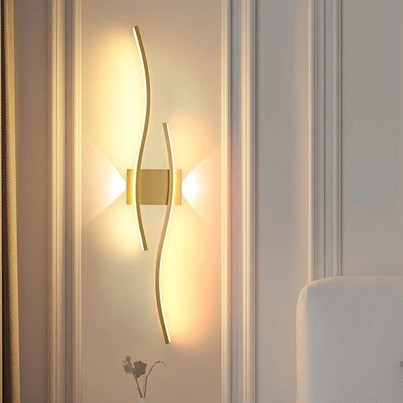 Modern LED Wall Light – Wave-shaped Design, Minimalist Style | Stornfield