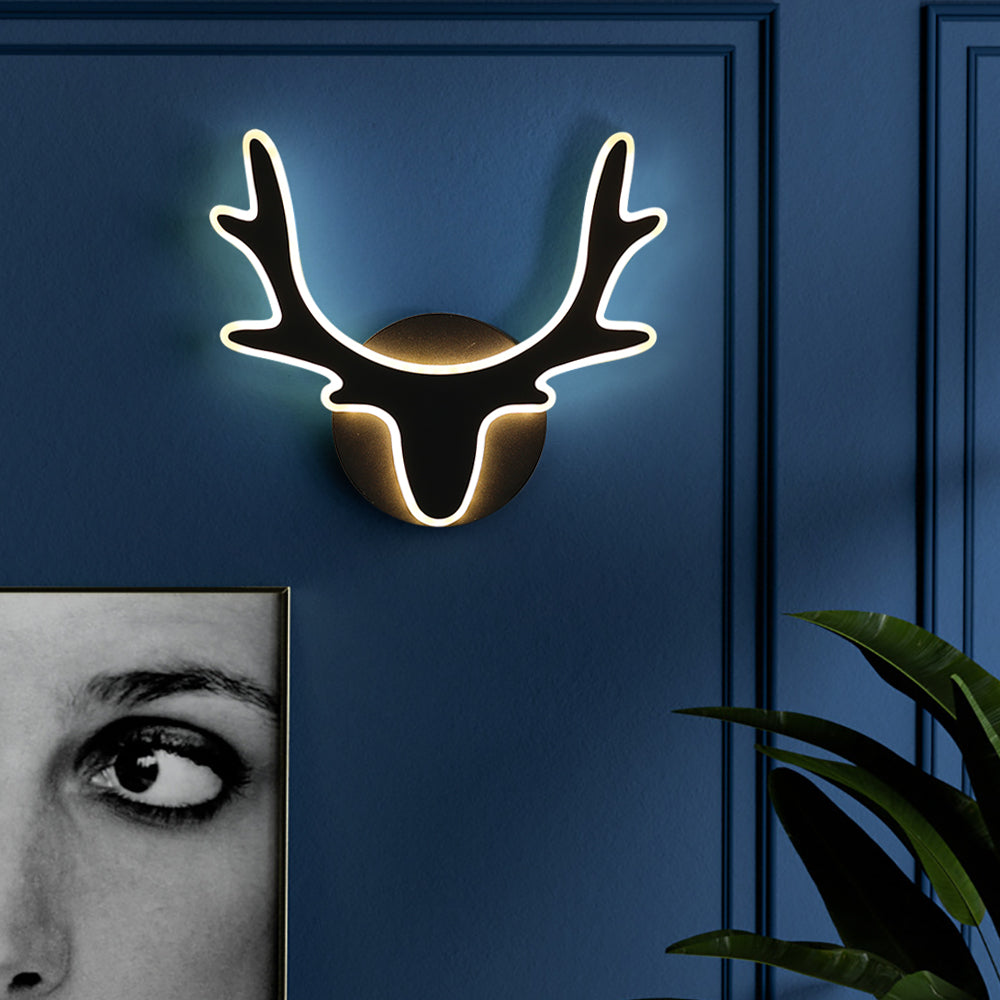 Wall lamp in Scandinavian style with deer antler decoration, modern LED lighting | Stornfield